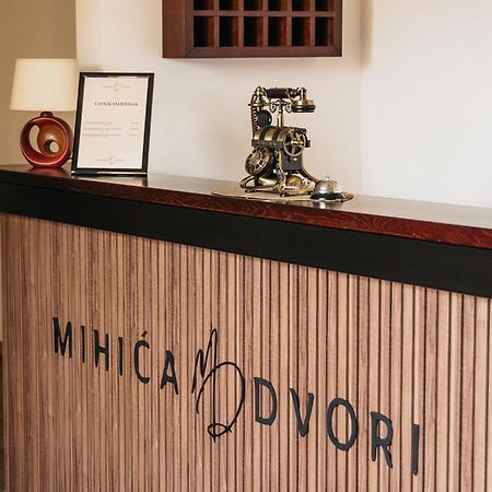 Pansion Mihica Dvori Hotel Babina Greda Eksteriør billede