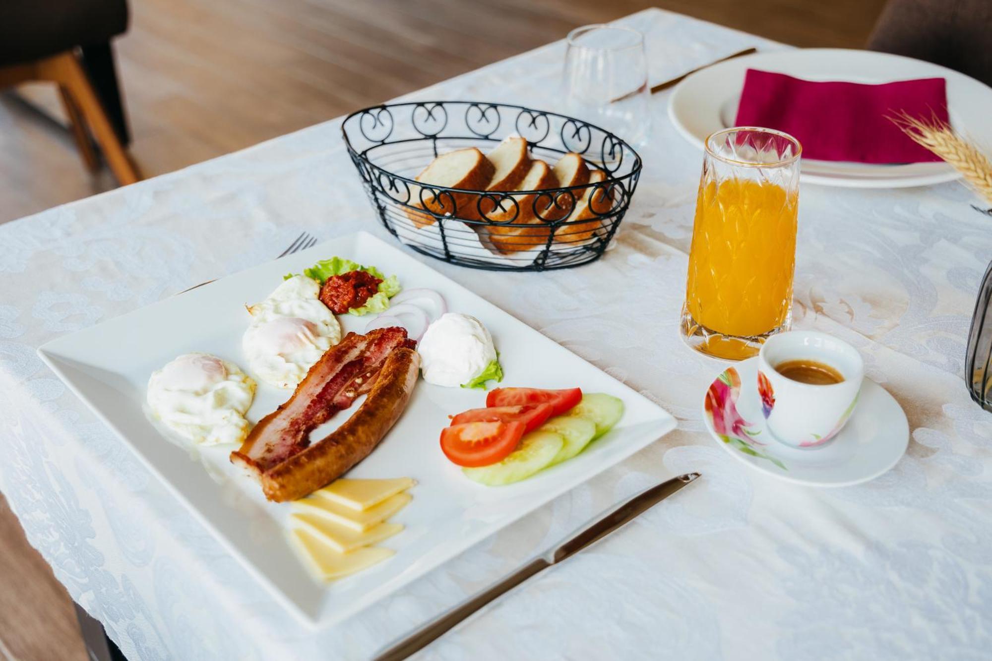 Pansion Mihica Dvori Hotel Babina Greda Eksteriør billede